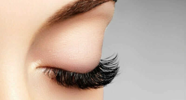 Wie man Wimpern zu Hause verlängert?