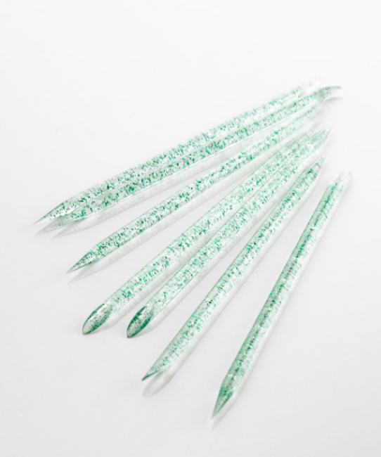 Plastic Sticks for Cuticles (green)
